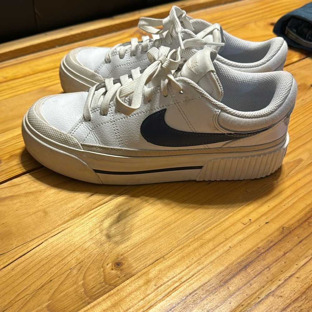 Women’s Nike court legacy platform